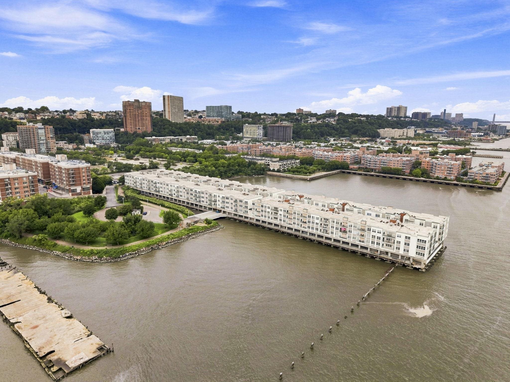 335 The Promenade, Unit 335 Edgewater, NJ 07020 - Photo 34 of 45 Gallery Image 34