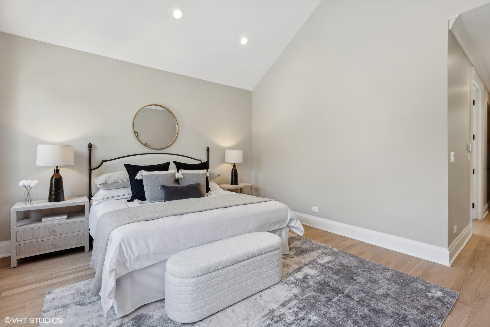 1850 West Cuyler Avenue Chicago, IL 60613 - Photo 26 of 58 a bedroom with a bed and painting on the wall