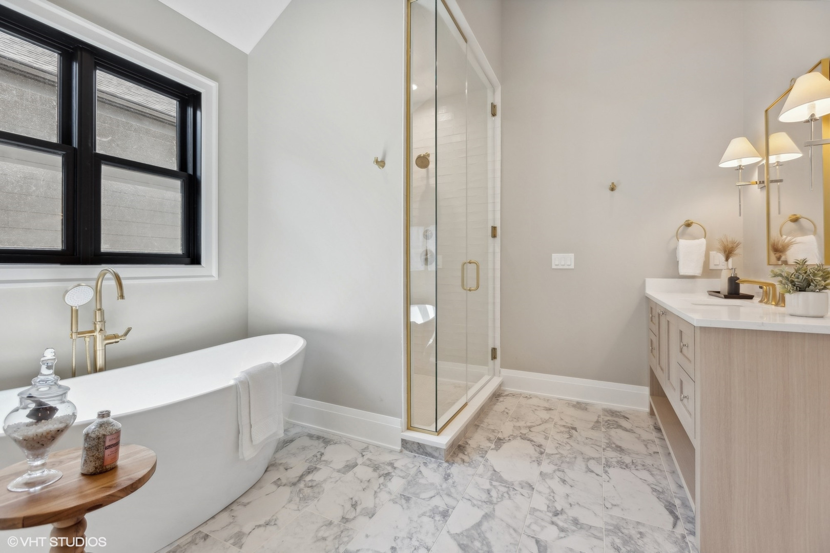 1850 West Cuyler Avenue Chicago, IL 60613 - Photo 32 of 58 a bathroom with a sink a toilet and shower
