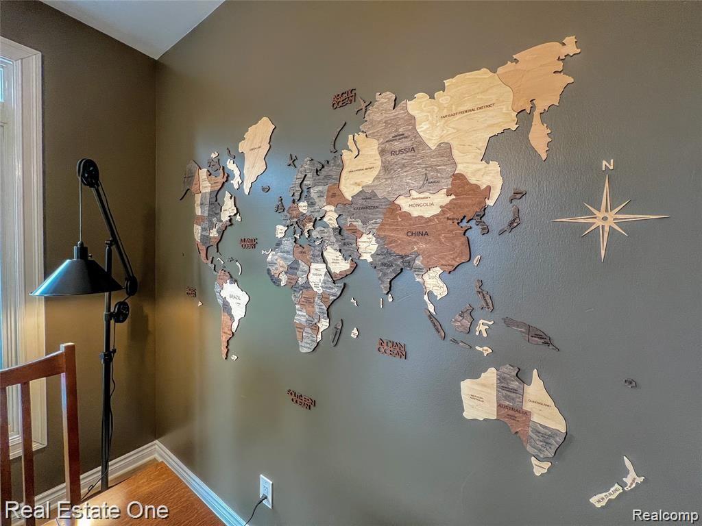 278 Oakbridge Drive Rochester, MI 48306 - Photo 11 of 75 Beautiful wood-inlay world map stays