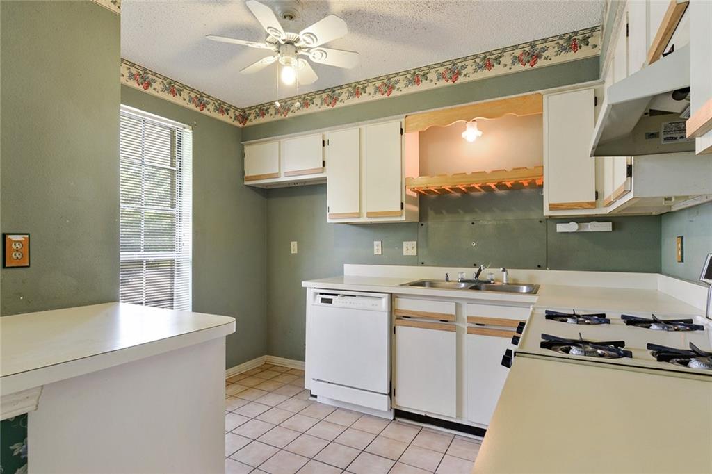 149 Colonial Heights Road River Ridge, LA 70123 - Photo 4 of 15