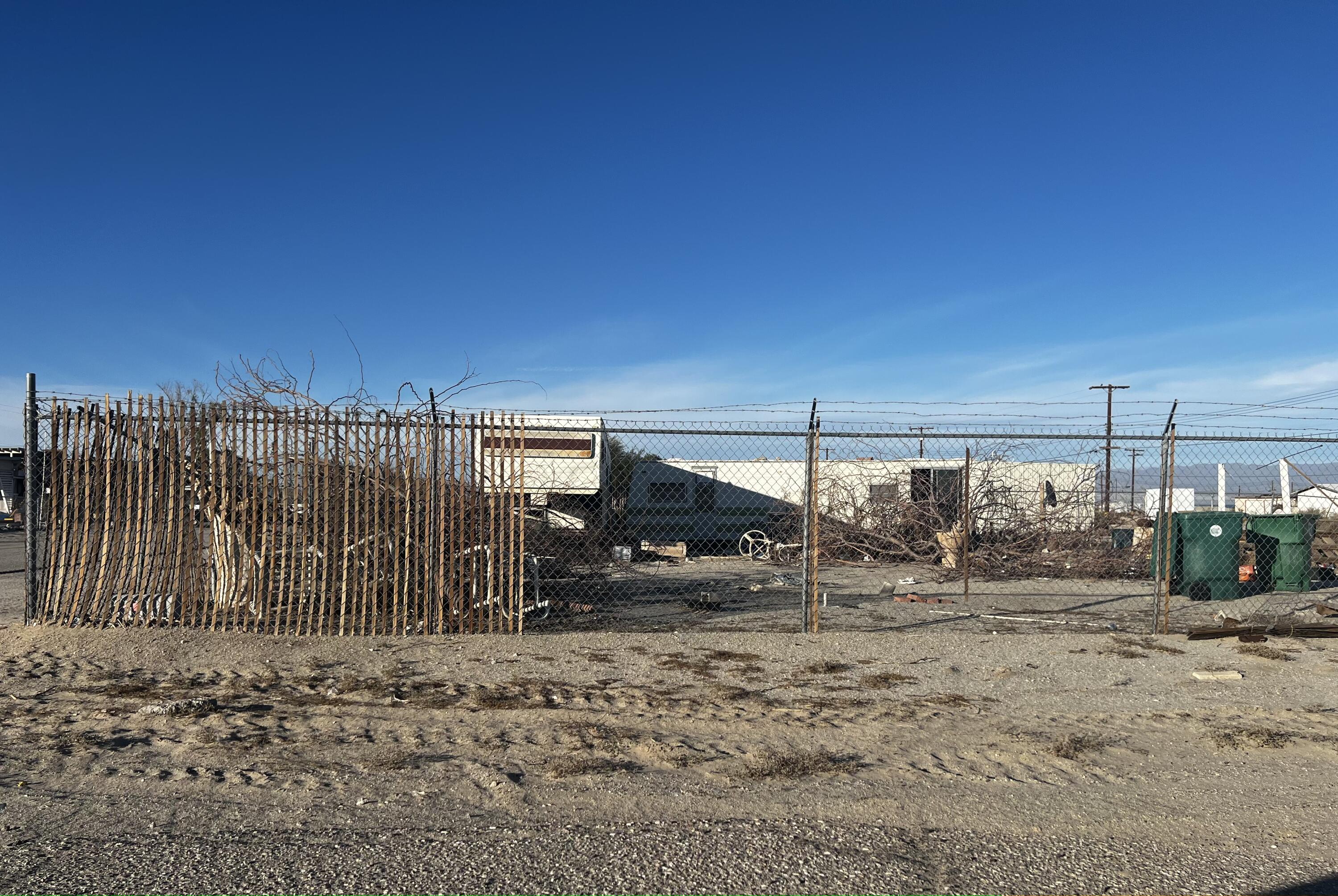 3352 Cal Avenue Salton Sea Beach, CA 92274 - Photo 3 of 9 a view of a backyard
