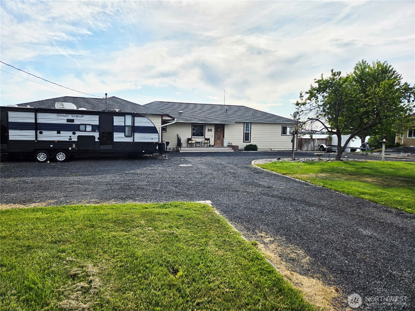 2360 Elgin Road Northeast Moses Lake, WA 98837 - Photo 2 of 40