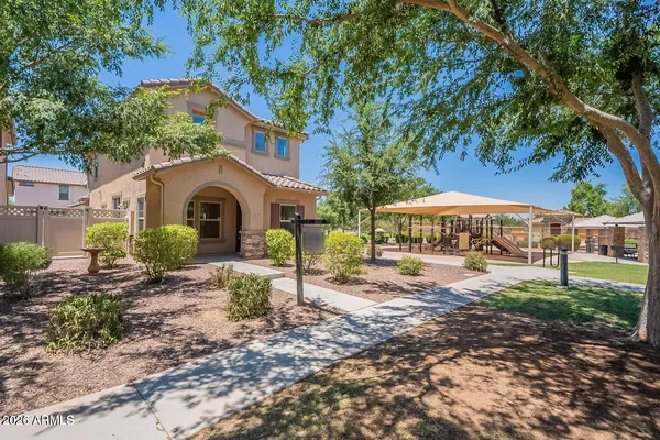 $2,400 | 1061 South Hawk Lane, Gilbert, AZ 85296