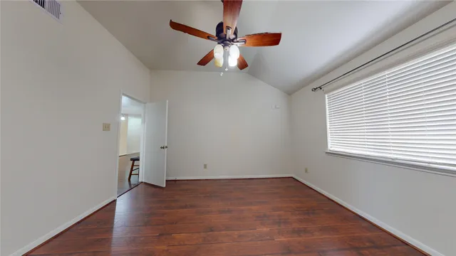 $2,100 | 806 North Willow Drive, Houston, TX 77073