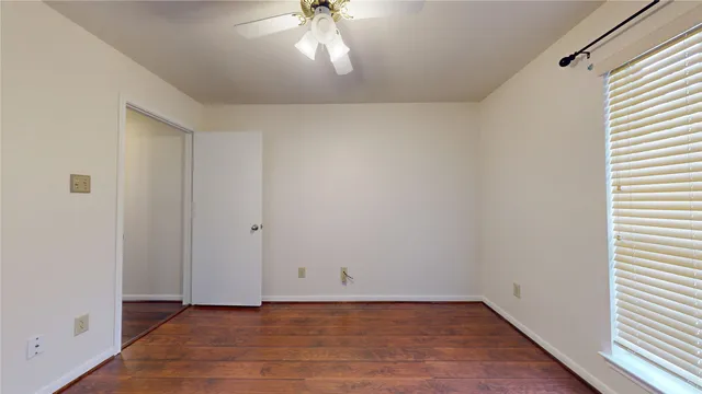 $2,100 | 806 North Willow Drive, Houston, TX 77073