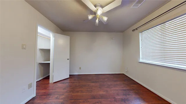 $2,100 | 806 North Willow Drive, Houston, TX 77073