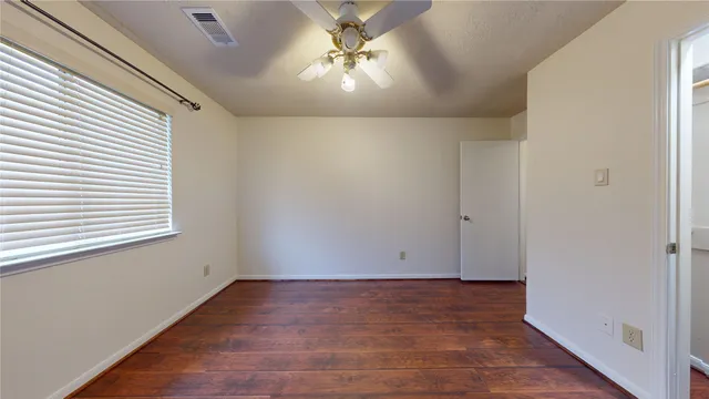 $2,100 | 806 North Willow Drive, Houston, TX 77073