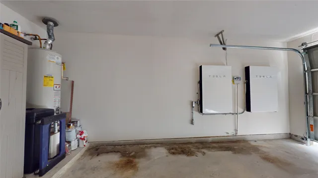 $2,100 | 806 North Willow Drive, Houston, TX 77073