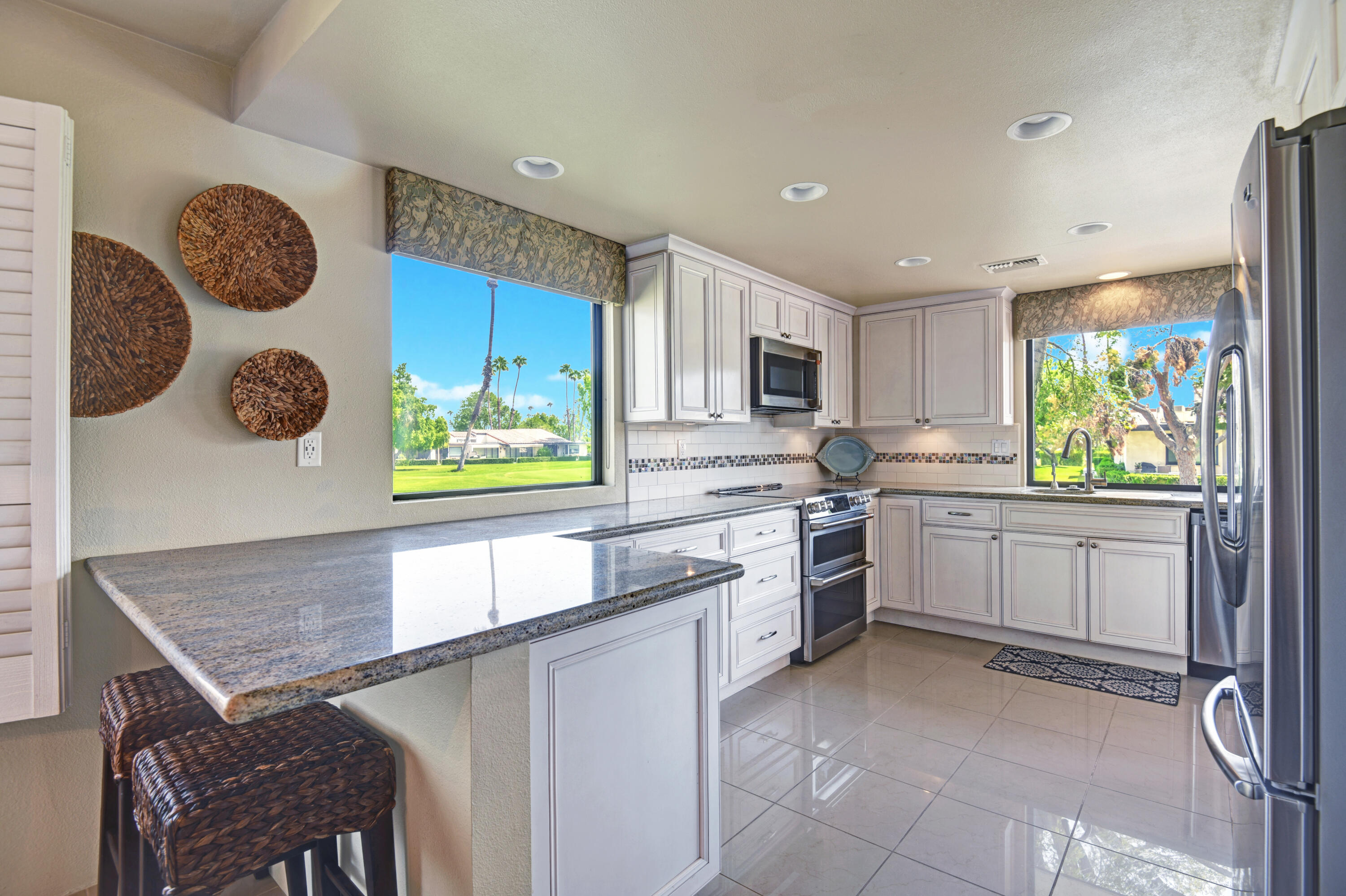 29 Padron Way Rancho Mirage, CA 92270 - Photo 7 of 39 KITCHEN
