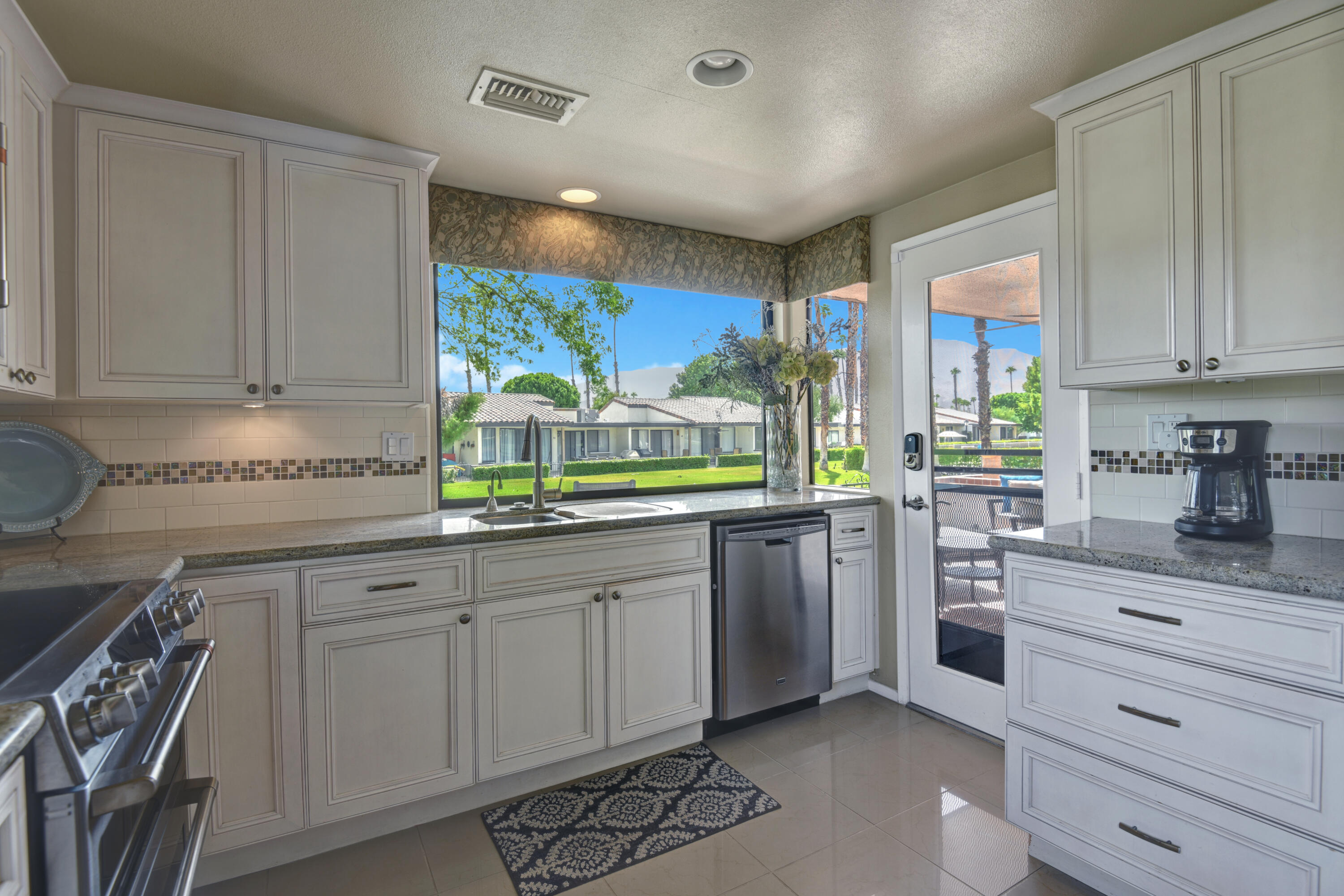 29 Padron Way Rancho Mirage, CA 92270 - Photo 8 of 39 KITCHEN CONTINUED