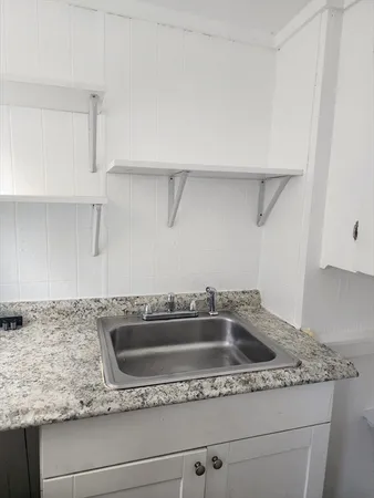 $2,000 | 141 Franklin Street, Unit 2, Lynn, MA 01902