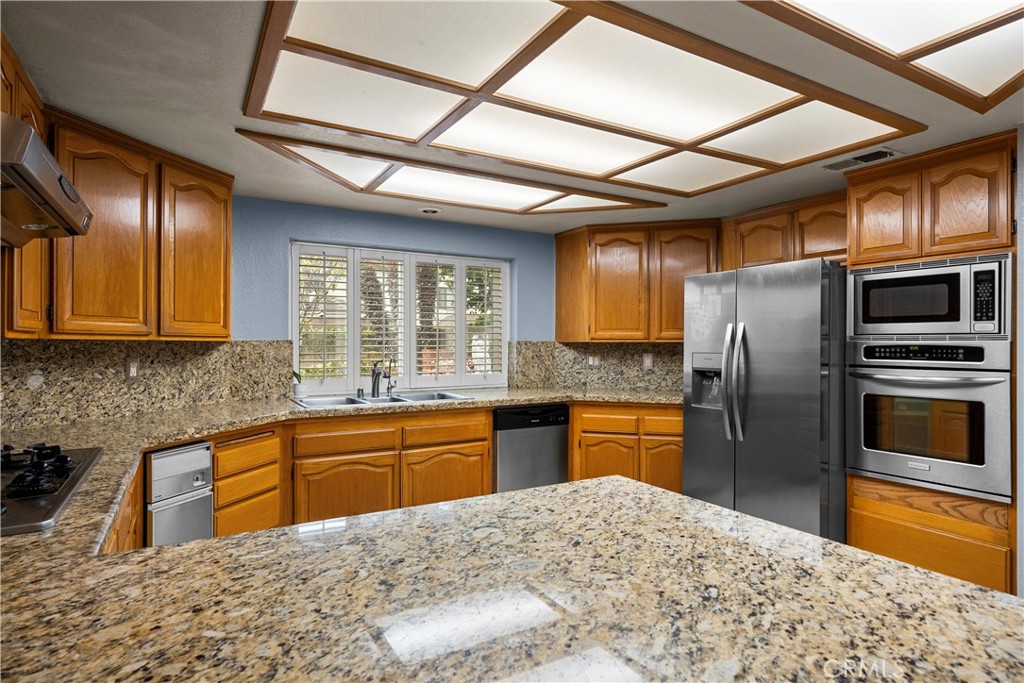 1931 Augusta Court Oxnard, CA 93036 - Photo 10 of 40