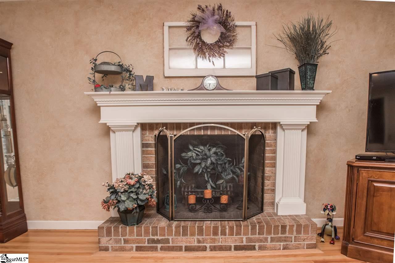 102 Sun Meadow Road Greer, SC 29650 - Photo 5 of 33 Gallery Image 5