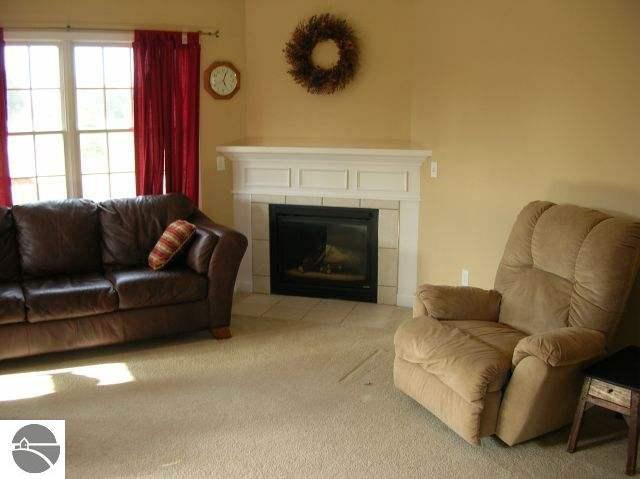 942 South Ridge Court Traverse City, MI 49696 - Photo 3 of 4 1646059-2.JPG