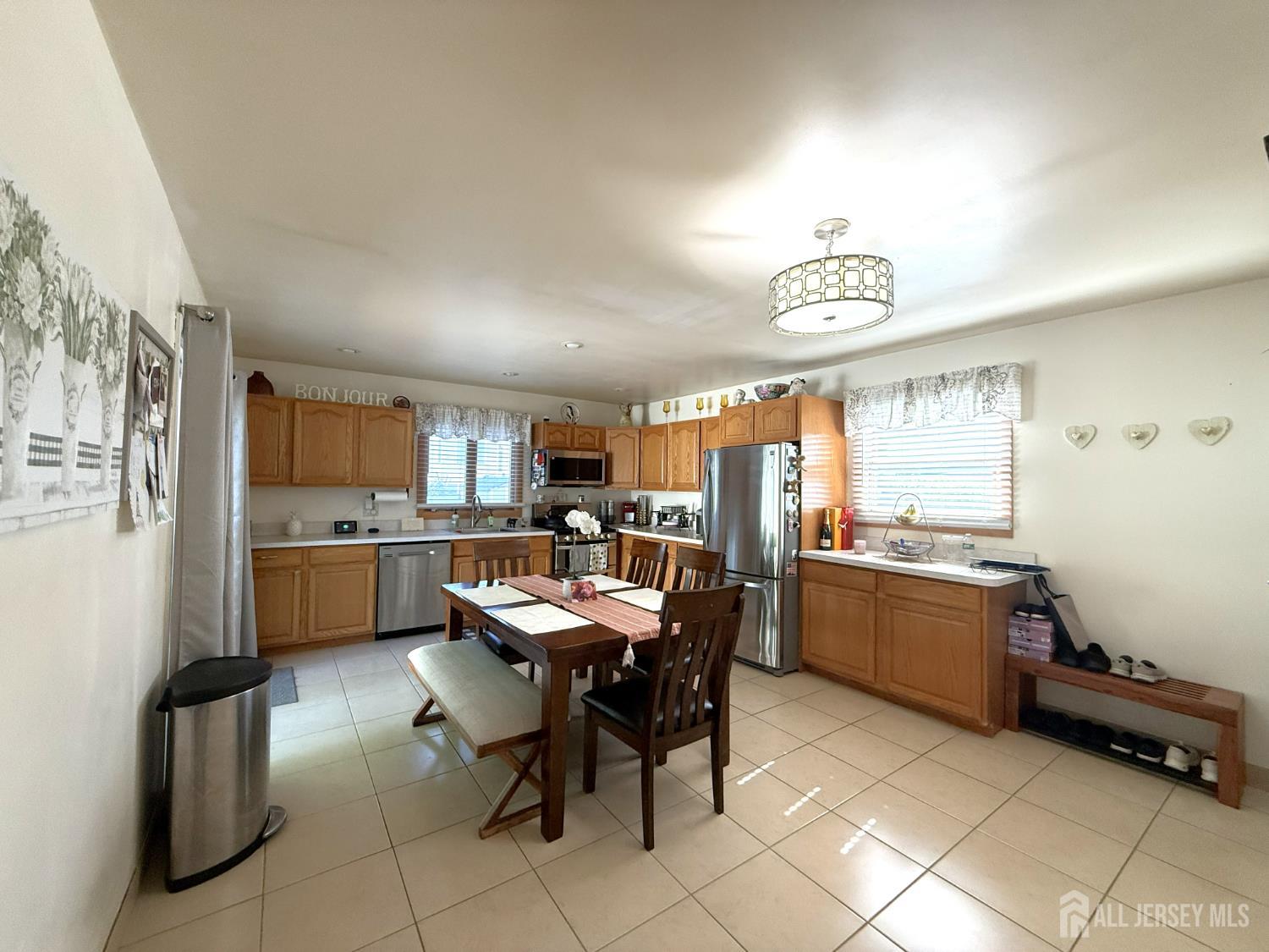39 Stratford Road East Brunswick, NJ 08816 - Photo 2 of 26