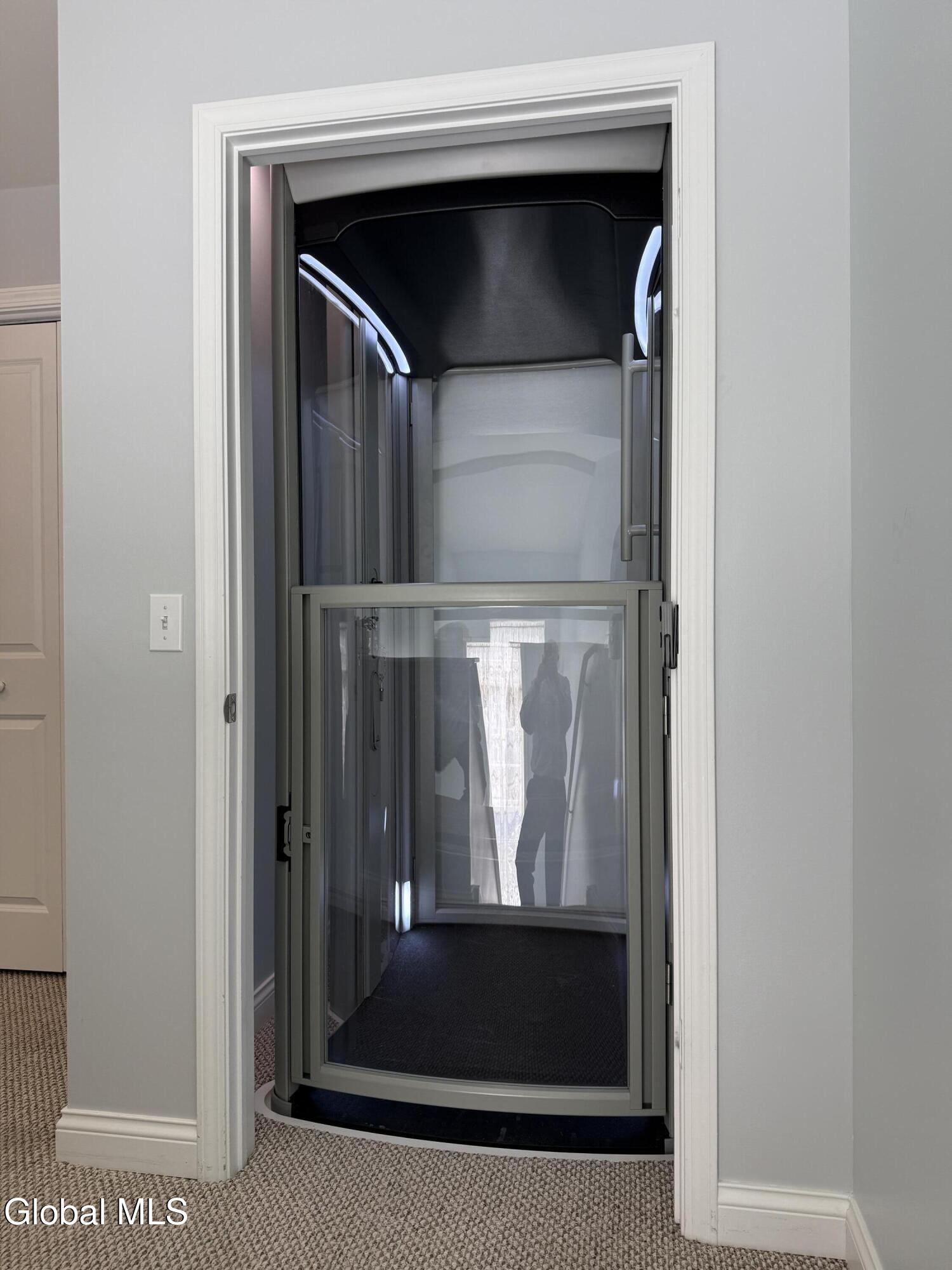 802 Royale Court North Greenbush, NY 12180 - Photo 2 of 30 IMG_5536