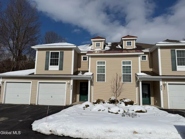 $345,000 | 802 Royale Court, North Greenbush, NY 12180