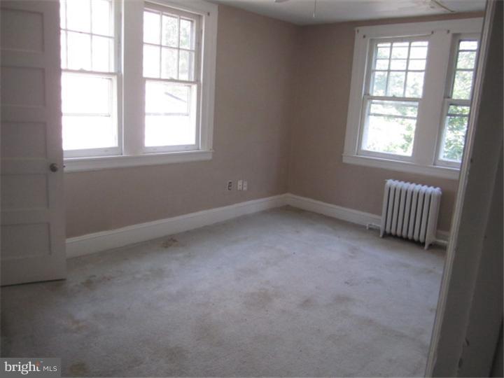 7611 Parkview Road Upper Darby, PA 19082 - Photo 6 of 8