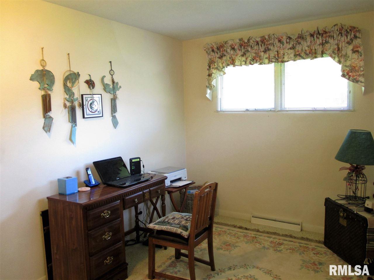9039 North Picture Ridge Road Peoria, IL 61615 - Photo 23 of 36 Gallery Image 23
