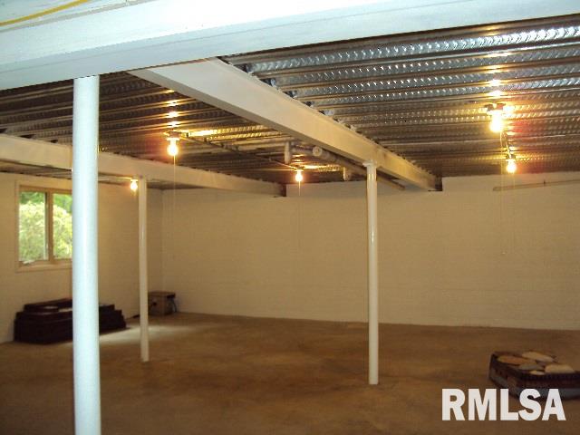 9039 North Picture Ridge Road Peoria, IL 61615 - Photo 32 of 36 Gallery Image 32