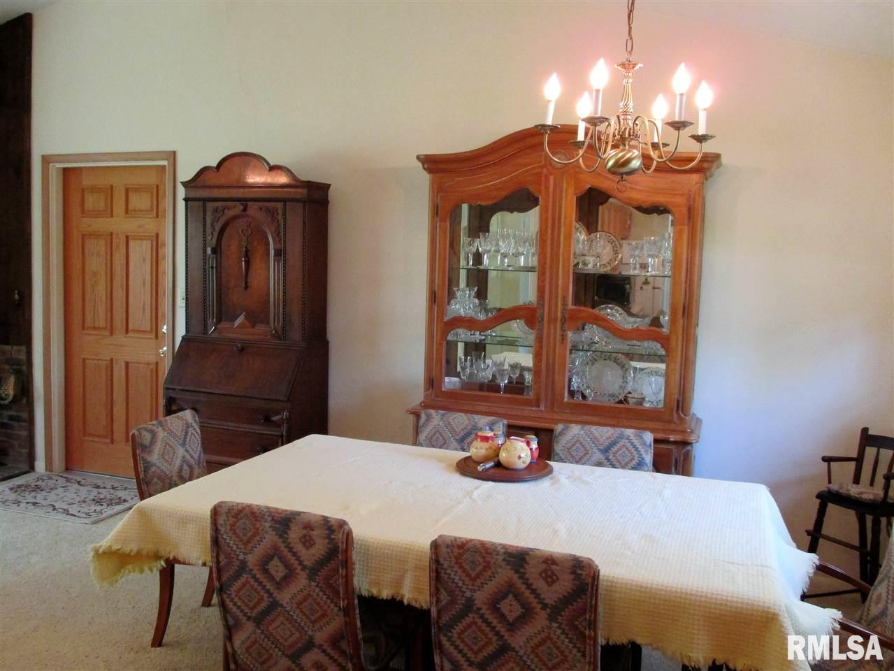 9039 North Picture Ridge Road Peoria, IL 61615 - Photo 9 of 36 Gallery Image 9