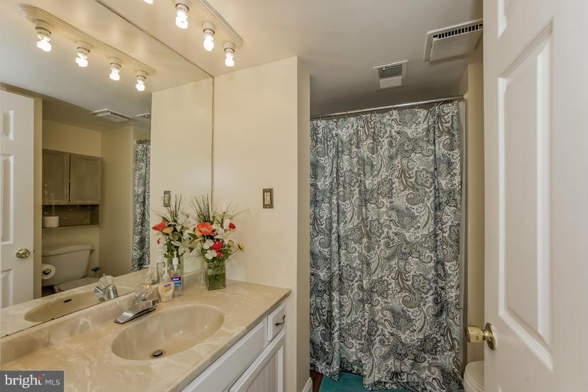 11809 Pittson Road Silver Spring, MD 20906 - Photo 23 of 30 Bath