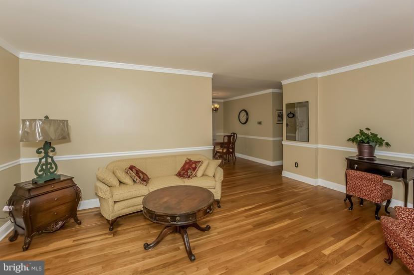 11809 Pittson Road Silver Spring, MD 20906 - Photo 6 of 30 Living Room