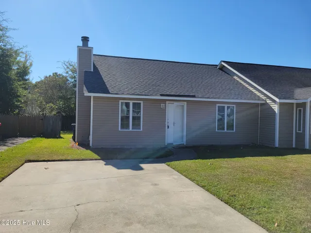 $1,250 | 1918 Buxton Road, Greenville, NC 27858