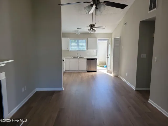 $1,250 | 1918 Buxton Road, Greenville, NC 27858