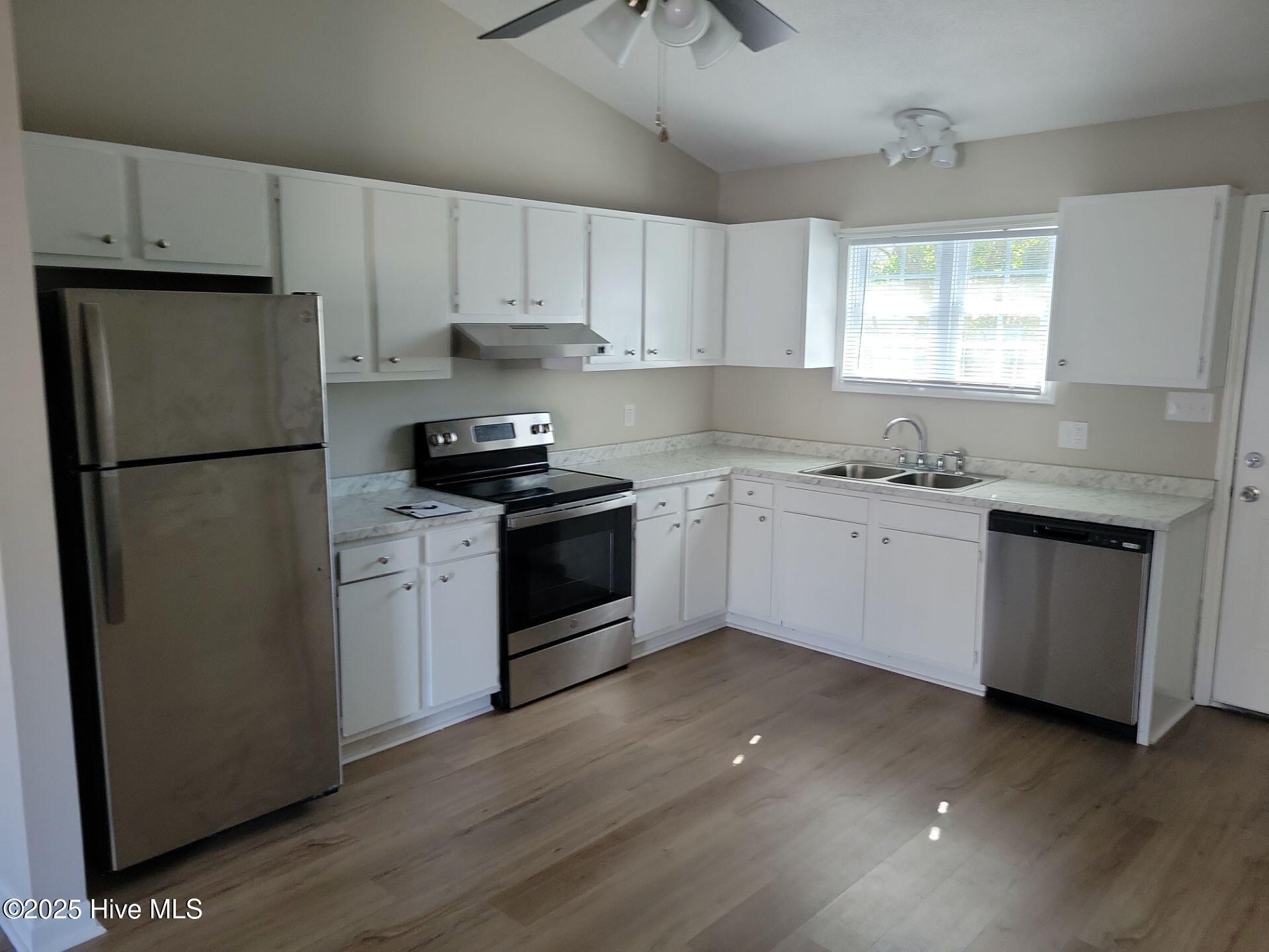 1918 Buxton Road Greenville, NC 27858 - Photo 4 of 10 kitchen