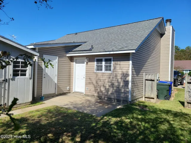 $1,250 | 1918 Buxton Road, Greenville, NC 27858