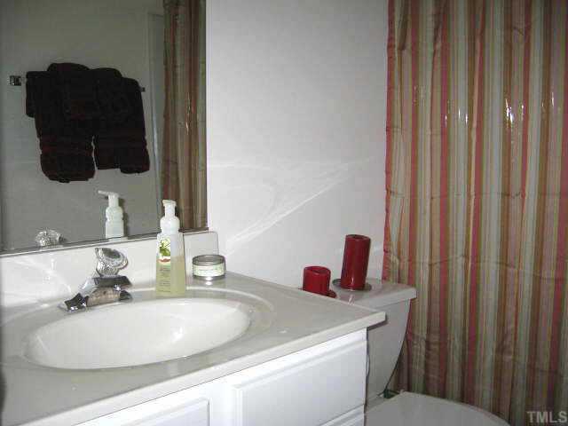 5444 Vista View Court Raleigh, NC 27612 - Photo 11 of 12 Second full bath with ceramic tile floor