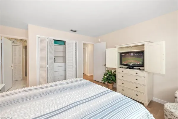 $3,950 | 1065 Gulf Shore Boulevard North, Unit 205, Naples, FL 34102