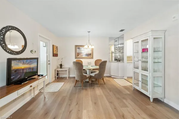 $3,950 | 1065 Gulf Shore Boulevard North, Unit 205, Naples, FL 34102