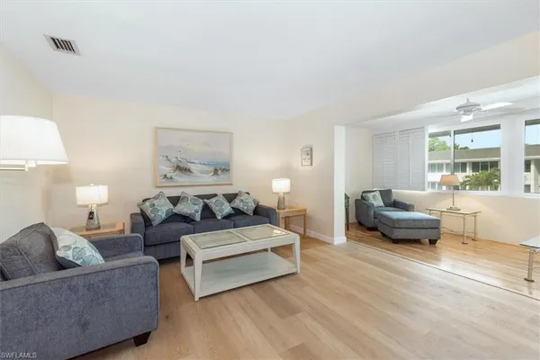 $3,950 | 1065 Gulf Shore Boulevard North, Unit 205, Naples, FL 34102