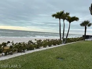 $3,950 | 1065 Gulf Shore Boulevard North, Unit 205, Naples, FL 34102