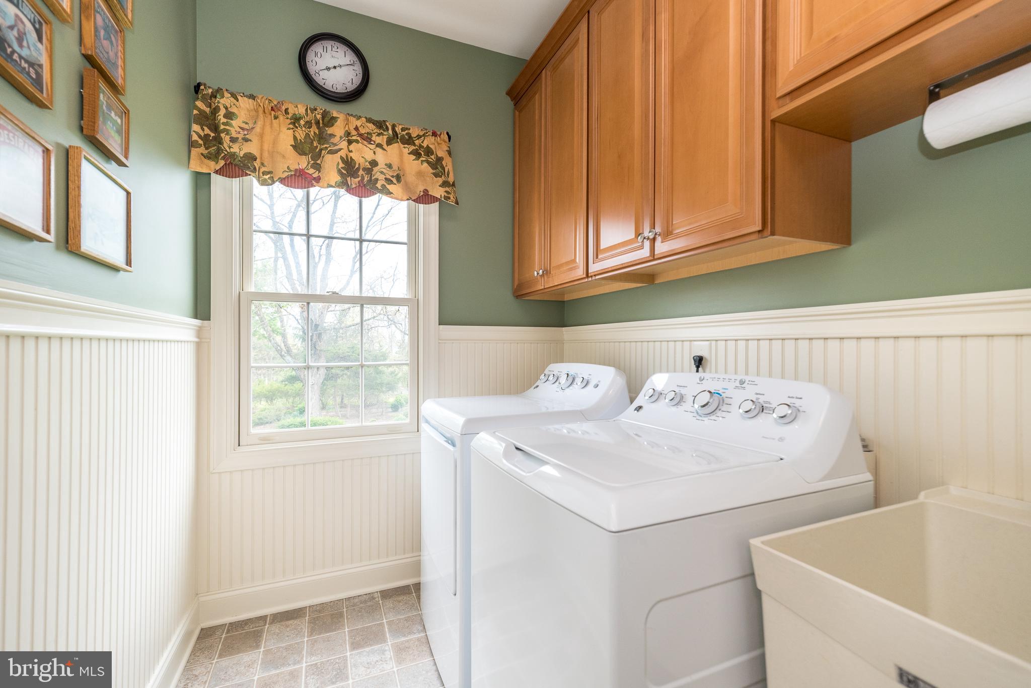 2517 Lockleigh Road Jamison, PA 18929 - Photo 33 of 72 a utility room with a window