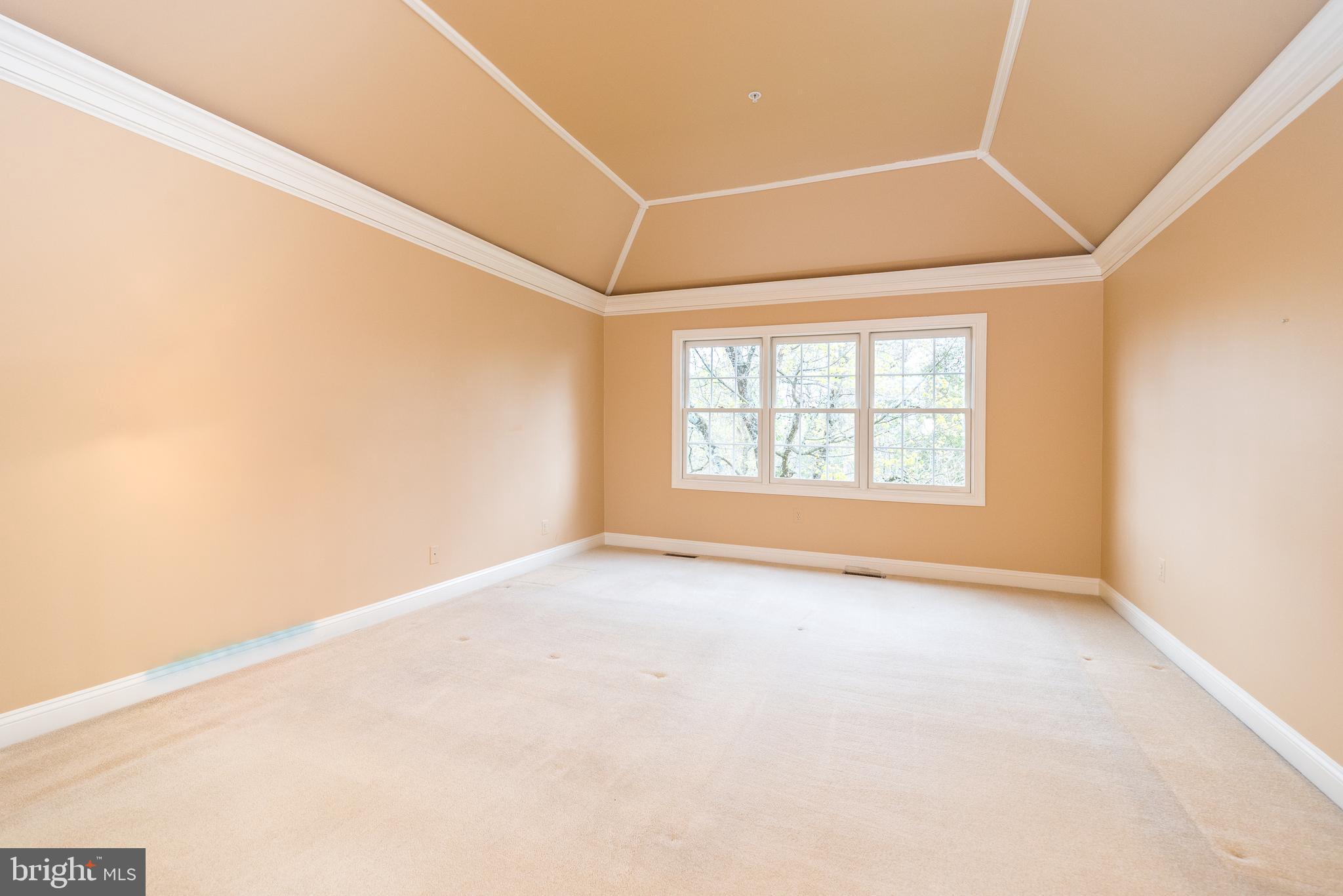 2517 Lockleigh Road Jamison, PA 18929 - Photo 36 of 72 an empty room with windows