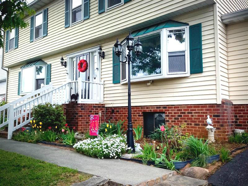 1670 Millbridge Road Salem, VA 24153 - Photo 2 of 47 frontflowersinbloom