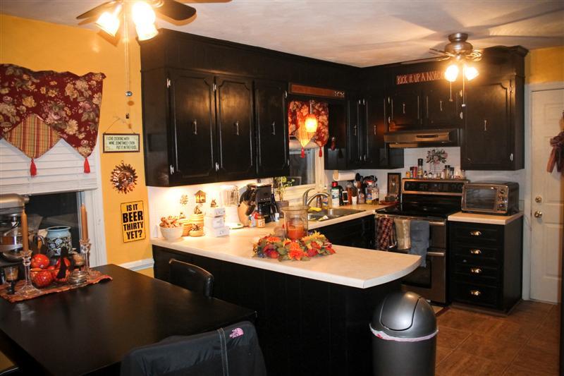 1670 Millbridge Road Salem, VA 24153 - Photo 17 of 47 Kitchen