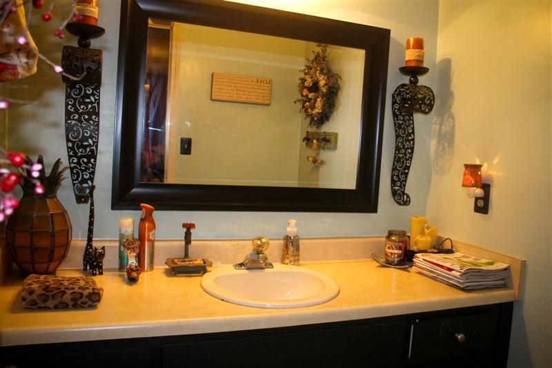 1670 Millbridge Road Salem, VA 24153 - Photo 23 of 47 Living Level Half bath