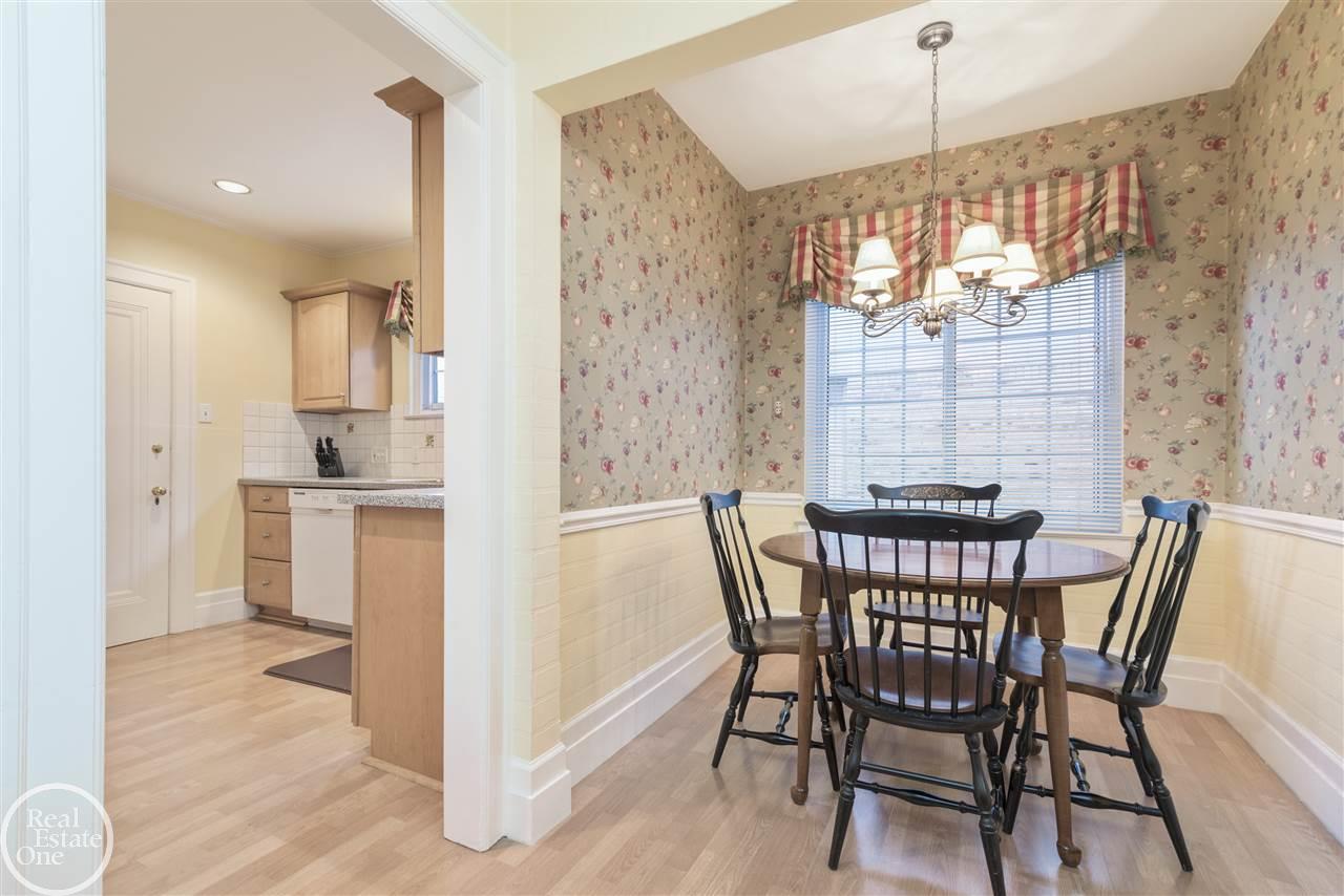 925-27 Harcourt Road Grosse Pointe, MI 48230 - Photo 11 of 40 50003922-10.JPG