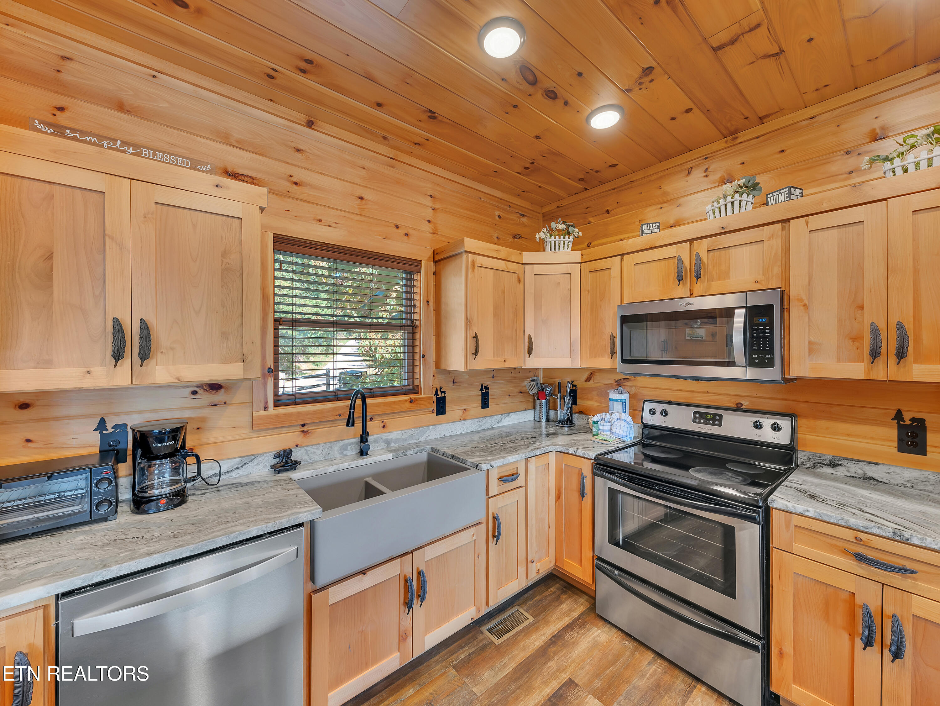 1876 Billard Way Sevierville, TN 37876 - Photo 23 of 44 11_21