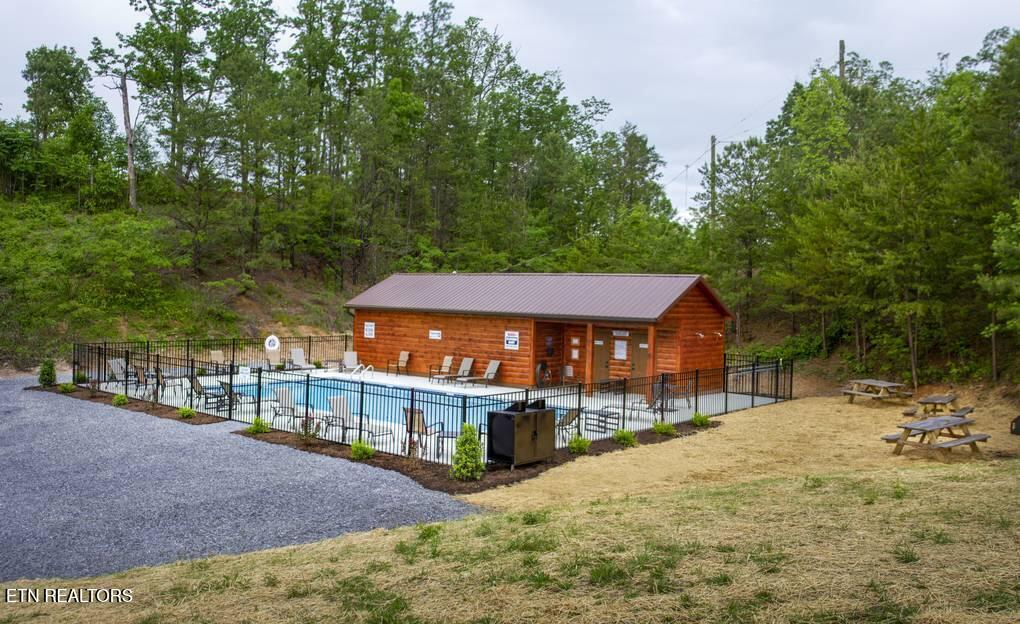 1876 Billard Way Sevierville, TN 37876 - Photo 43 of 44 QB50