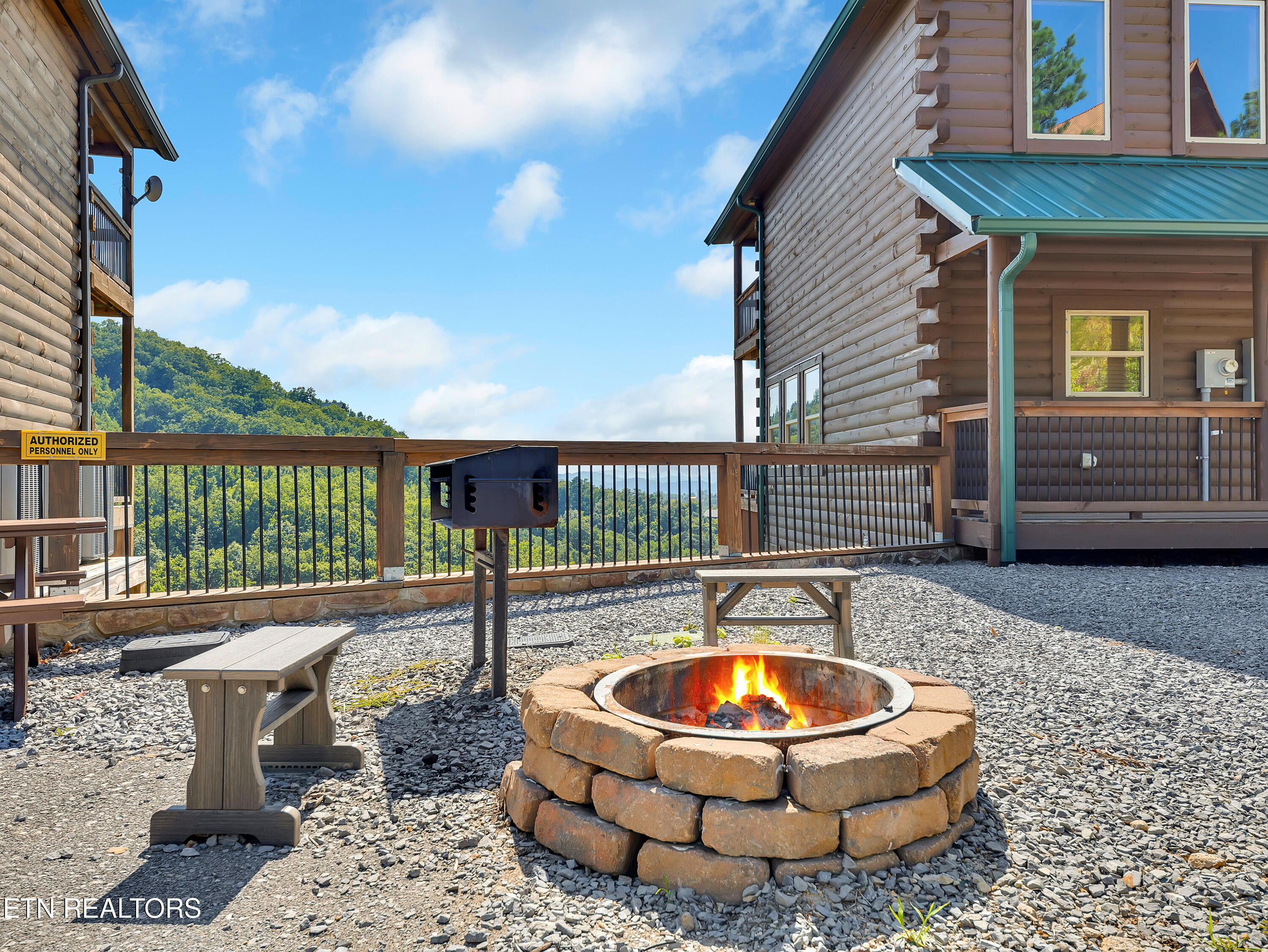 1876 Billard Way Sevierville, TN 37876 - Photo 9 of 44 37_16