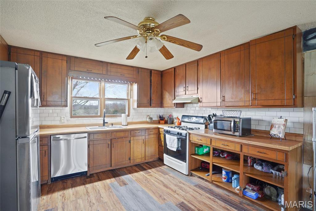 23425 North Everett Carr Road Clark, MO 65243 - Photo 18 of 35