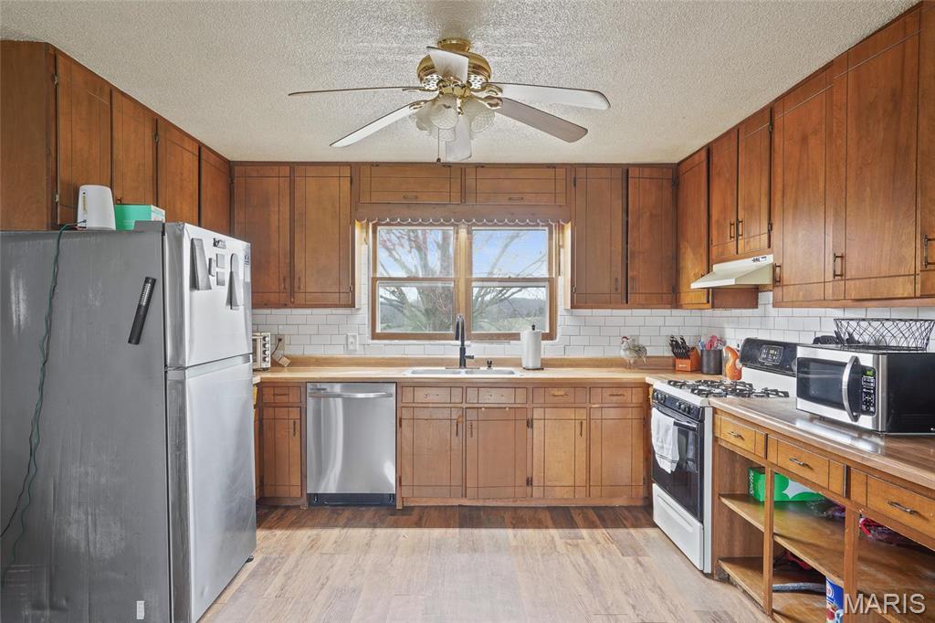 23425 North Everett Carr Road Clark, MO 65243 - Photo 19 of 35