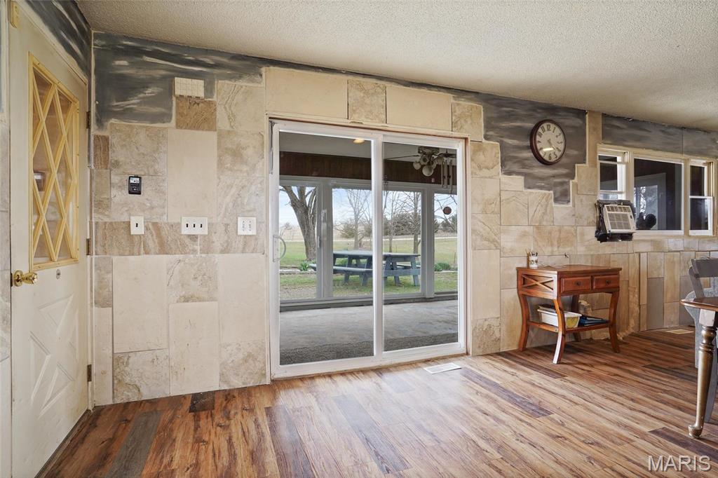 23425 North Everett Carr Road Clark, MO 65243 - Photo 23 of 35