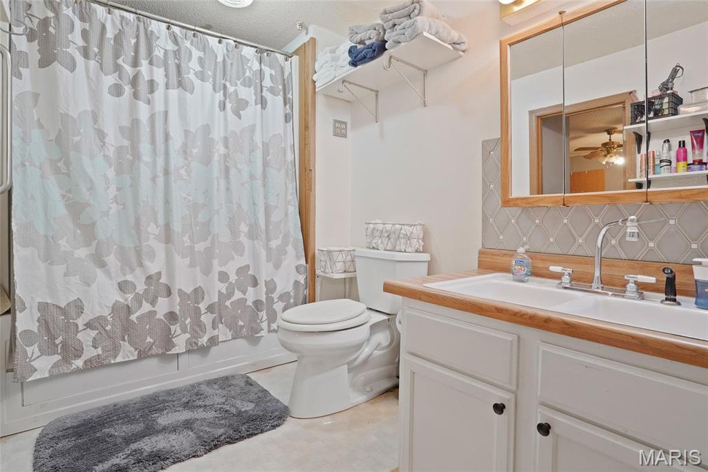 23425 North Everett Carr Road Clark, MO 65243 - Photo 27 of 35